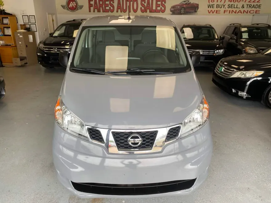 2019 Nissan NV200 SV photo 1