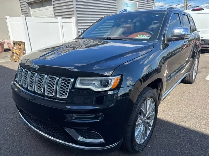 2017 Jeep Grand Cherokee Summit photo 1