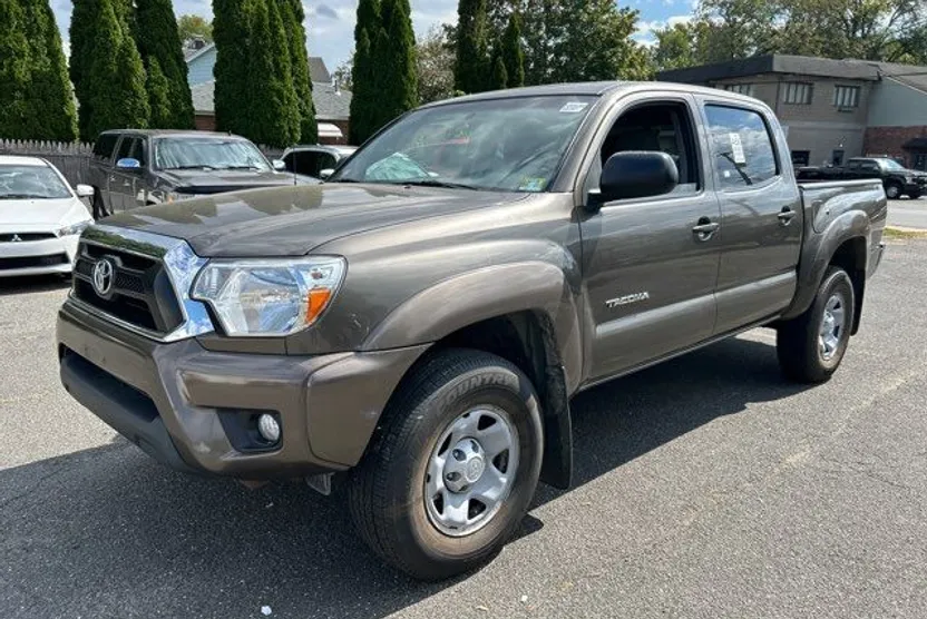 2014 Toyota Tacoma V6 photo 1