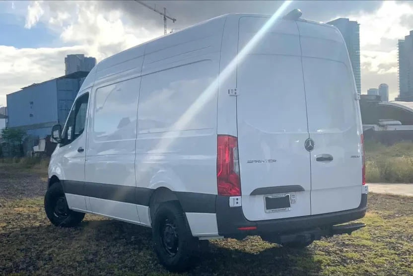 2025 Mercedes Benz Sprinter 2500 High Roof photo 1