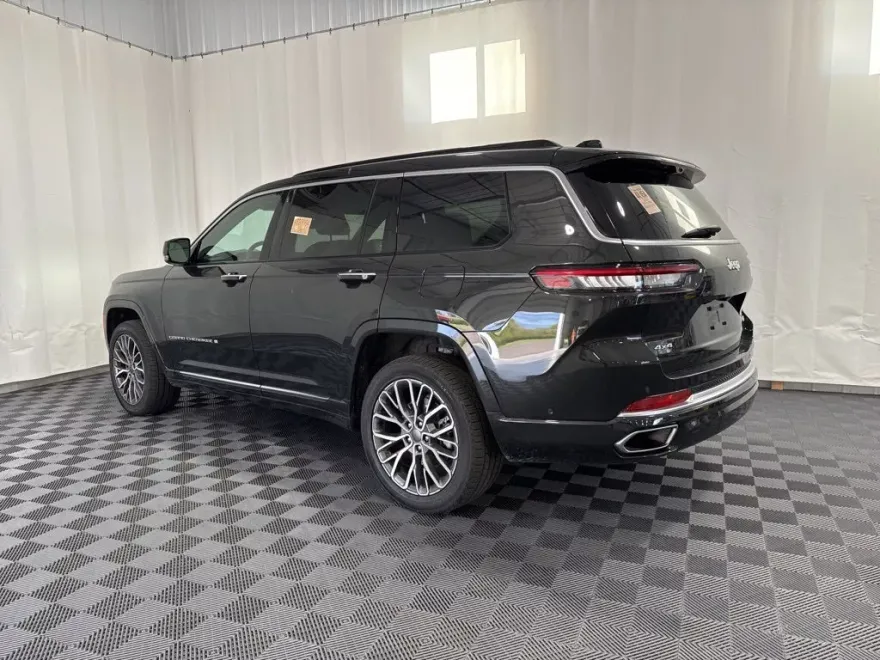 2024 Jeep Grand Cherokee L Summit photo 1