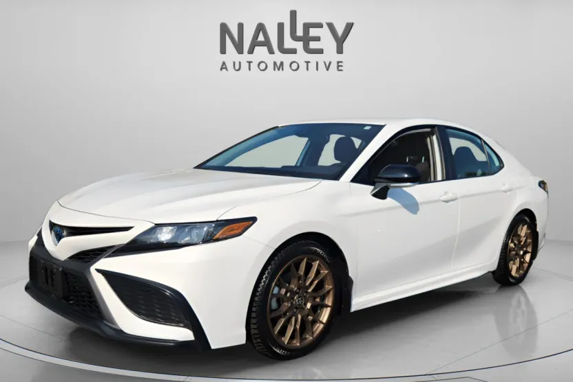 2023 Toyota Camry Hybrid SE photo 1