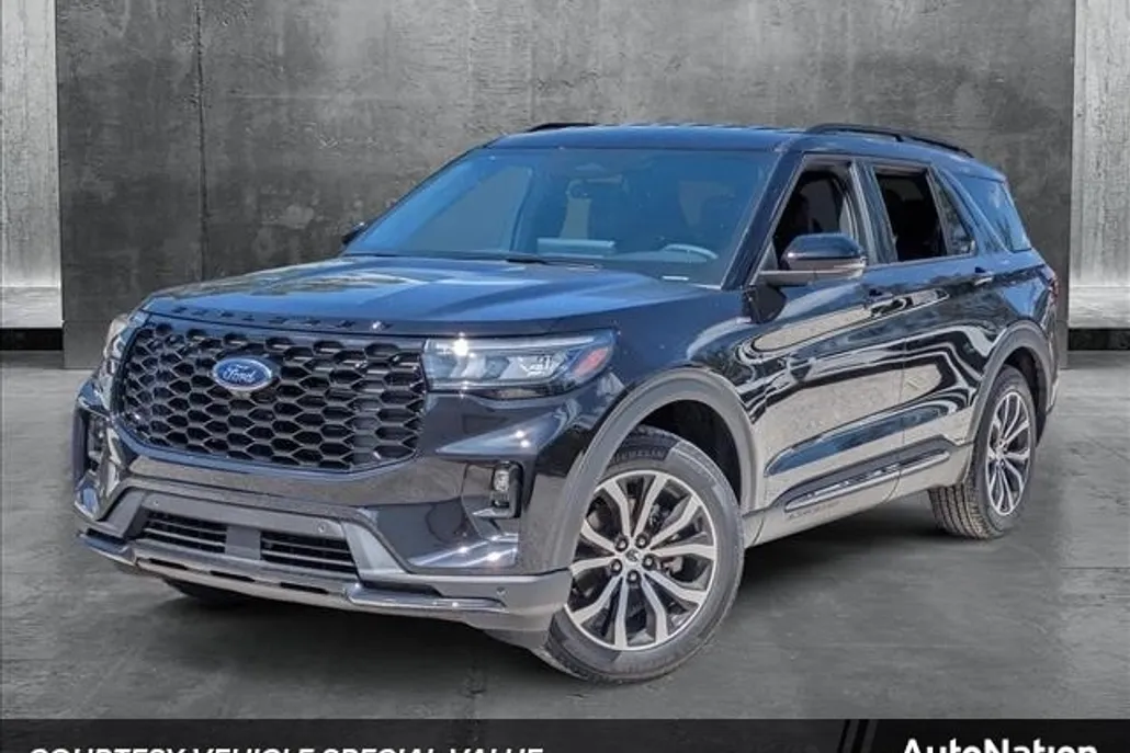 2025 Ford Explorer ST-Line photo 1