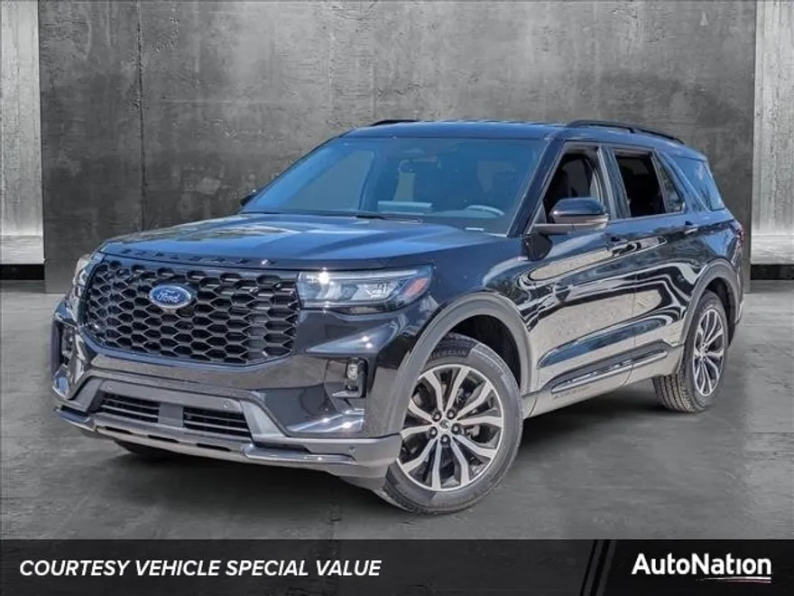 2025 Ford Explorer ST-Line photo 1