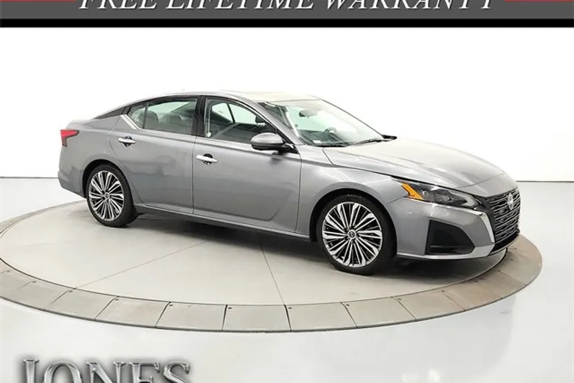 2023 Nissan Altima 2.5 SL photo 1