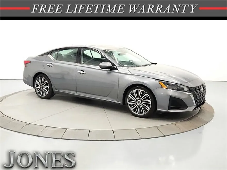 2023 Nissan Altima 2.5 SL photo 1