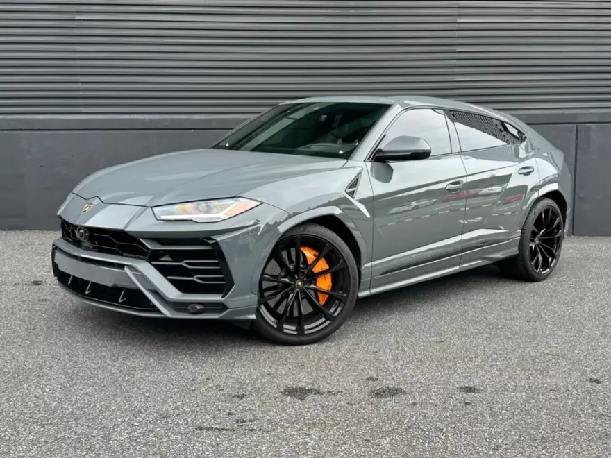 2022 Lamborghini Urus Base photo 1
