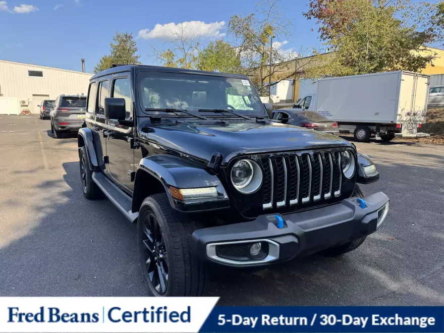 2023 Jeep Wrangler Sahara 4xe photo 1