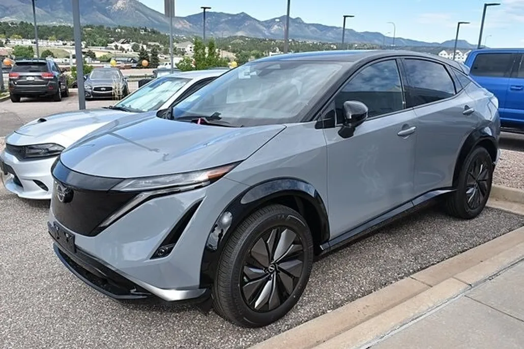 2026 Nissan Rogue SV photo 1