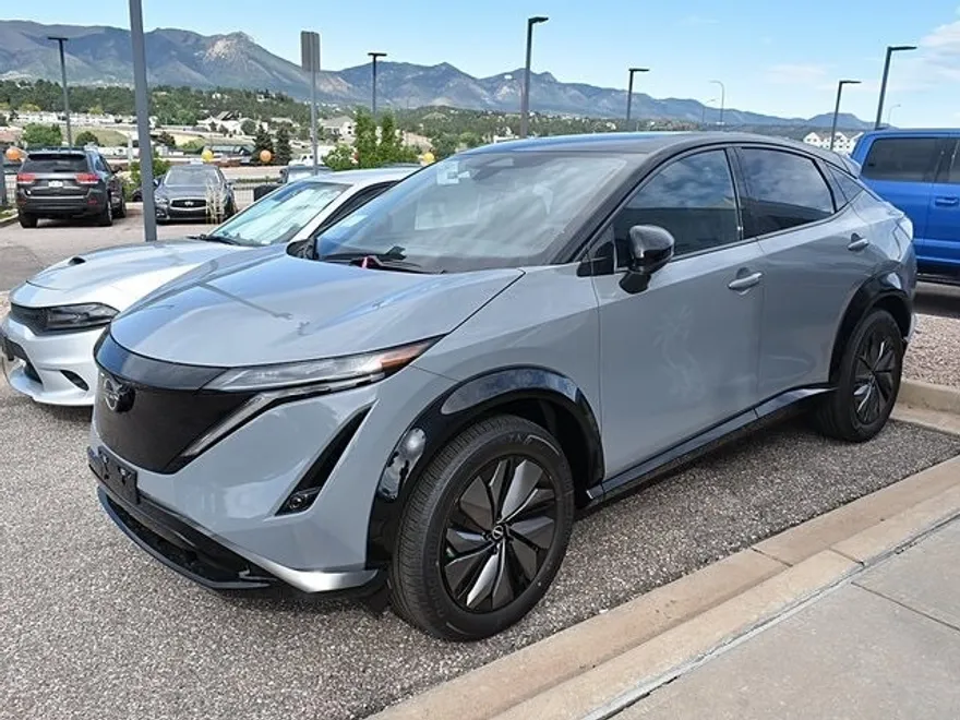 2026 Nissan Rogue SV photo 1