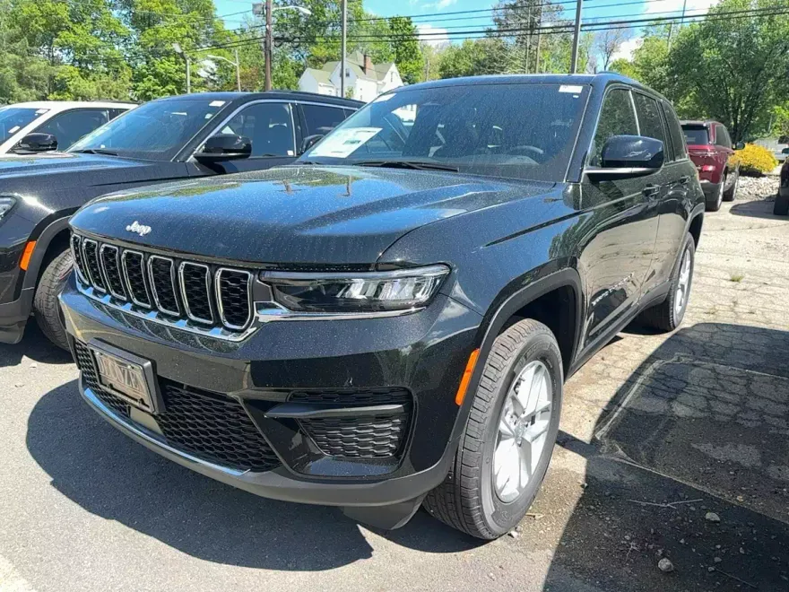 2025 Jeep Grand Cherokee Laredo X photo 1