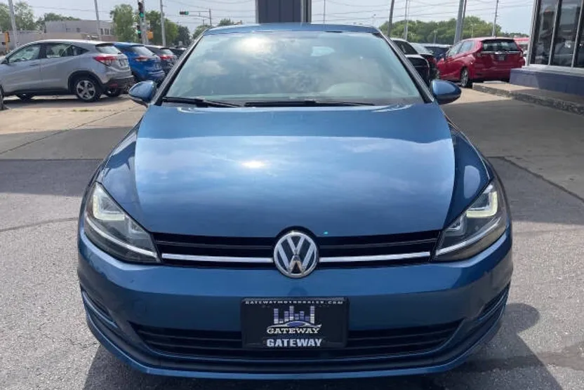 2015 Volkswagen Golf TSI SE photo 1