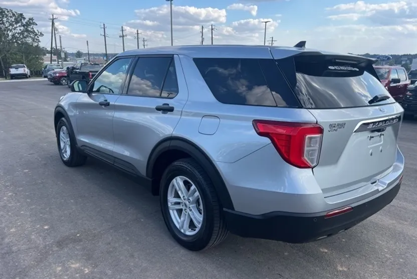 2024 Ford Explorer Base photo 1