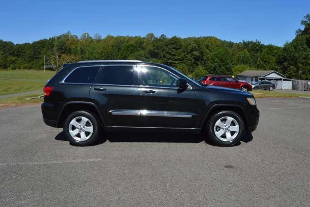 2012 Jeep Grand Cherokee Laredo photo 1