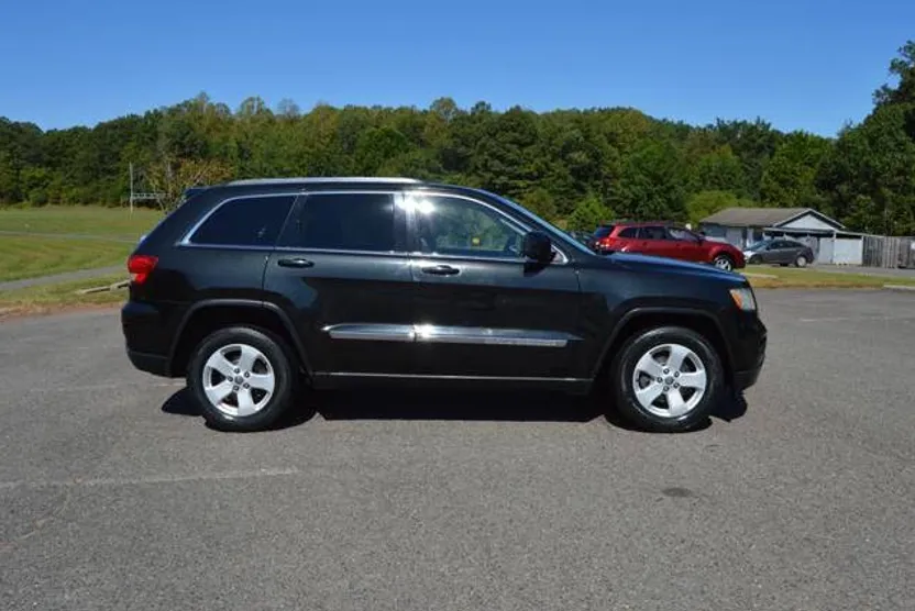 2012 Jeep Grand Cherokee Laredo photo 1