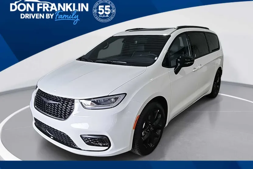 2026 Chrysler Pacifica Limited photo 1