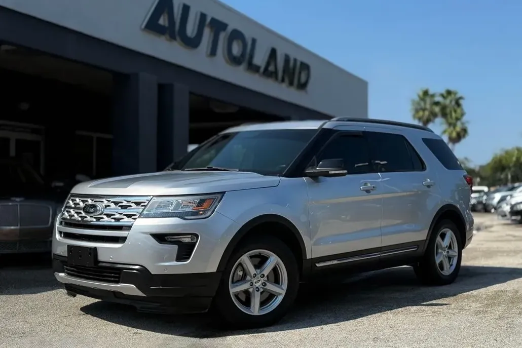 2018 Ford Explorer XLT photo 1