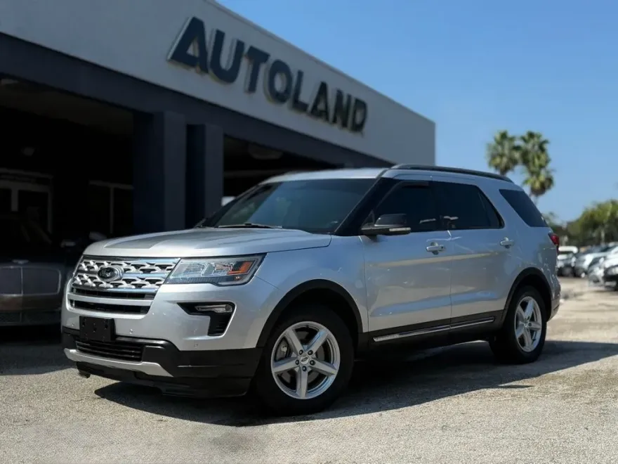 2018 Ford Explorer XLT photo 1