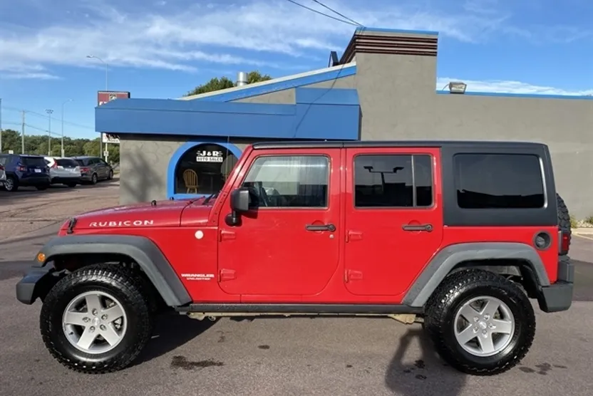 2011 Jeep Wrangler Unlimited Rubicon photo 1