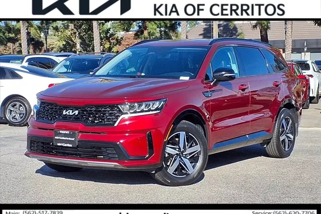 2023 Kia Sorento S photo 1