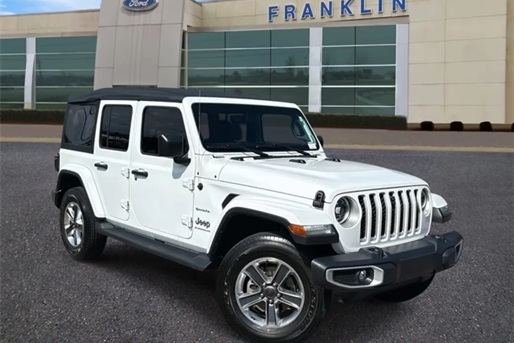 2023 Jeep Wrangler Sahara photo 1
