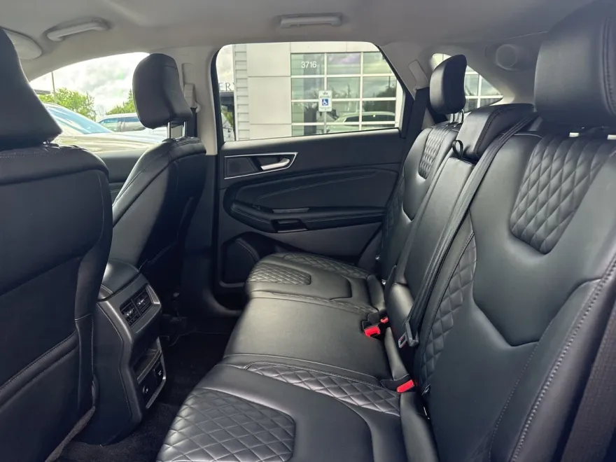 2024 Ford Edge Titanium photo 7
