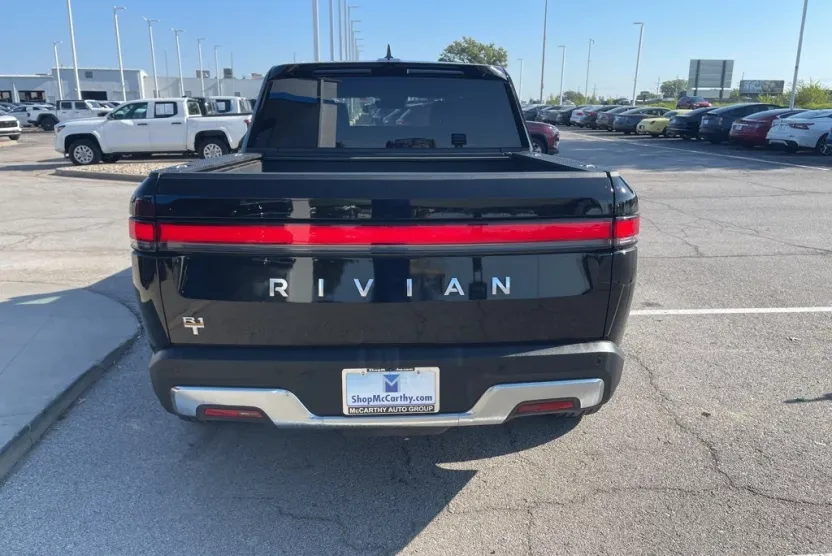2022 Rivian R1T Adventure photo 1