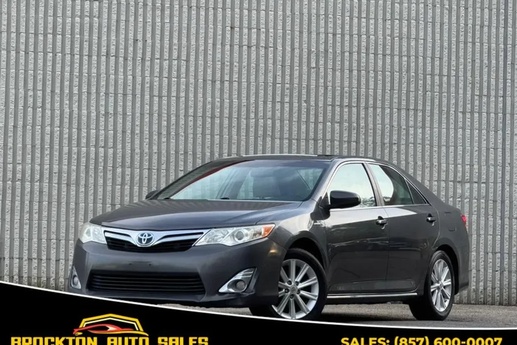 2012 Toyota Camry LE Hybrid photo 1