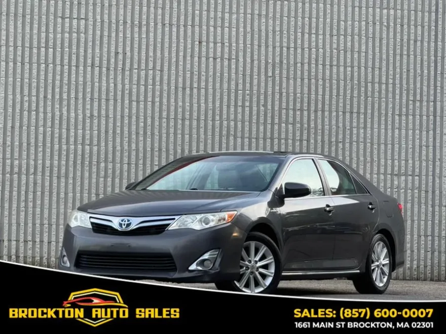 2012 Toyota Camry LE Hybrid photo 1
