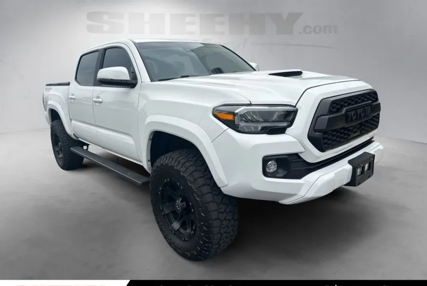 2021 Toyota Tacoma TRD Off-Road photo 1