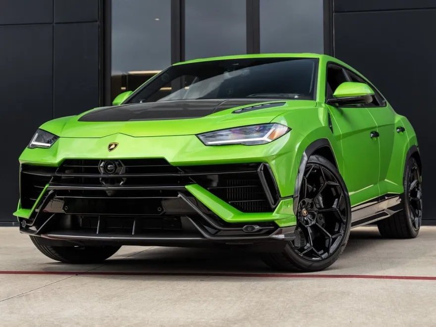 2023 Lamborghini Urus Performante photo 1