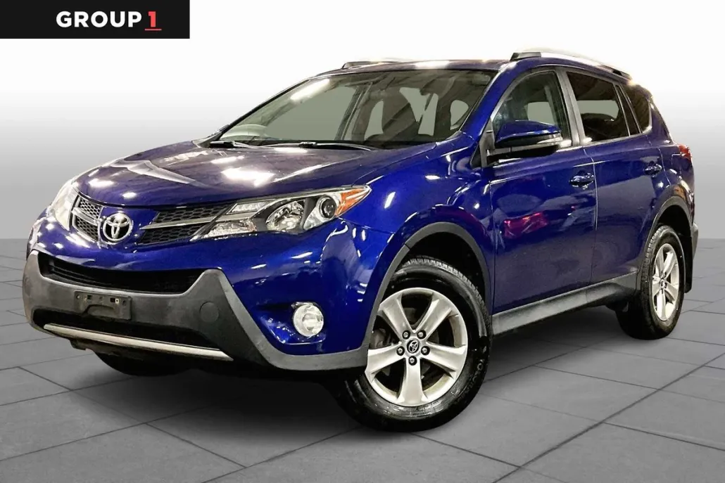 2015 Toyota RAV4 XLE photo 1