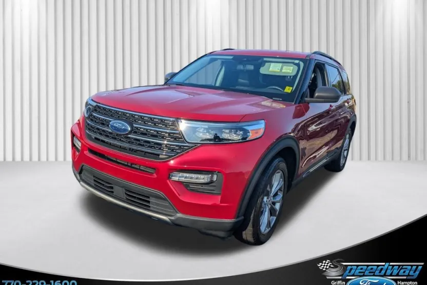 2022 Ford Explorer XLT photo 1
