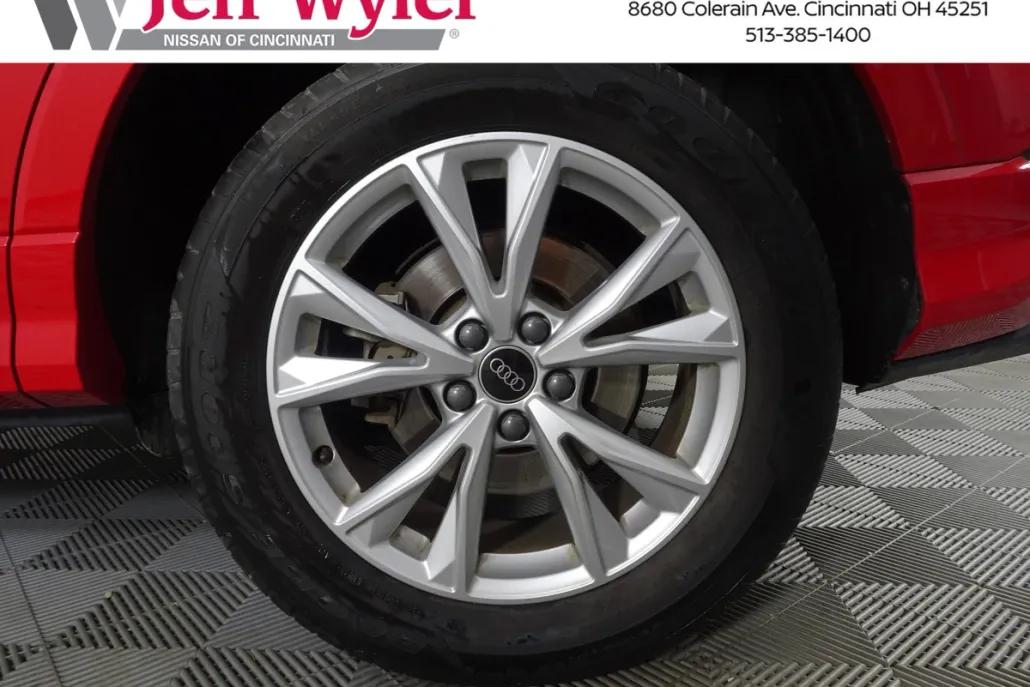 2024 Audi Q3 S line Premium photo 1