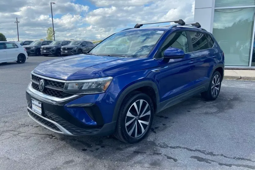 2022 Volkswagen Taos SE photo 1
