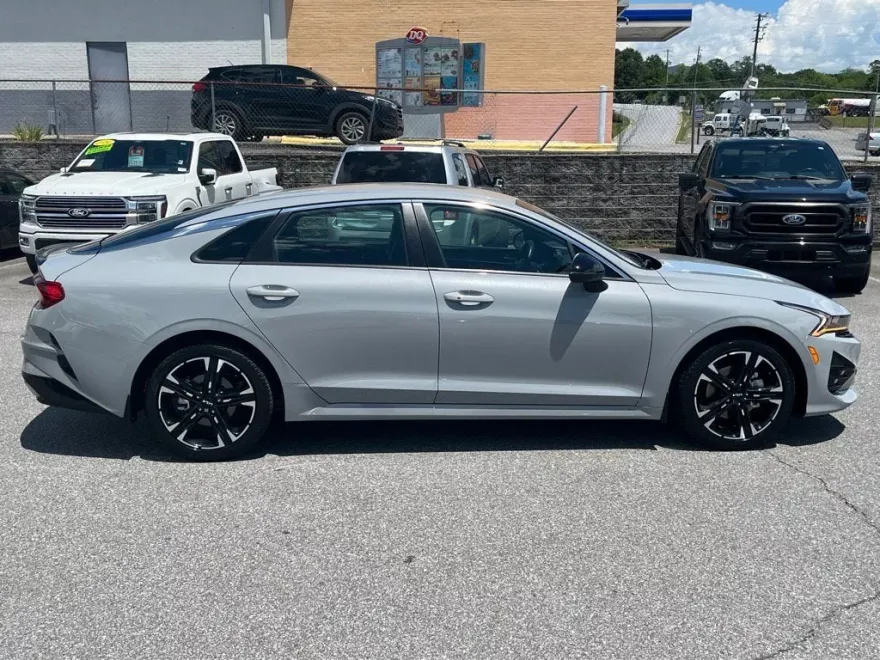 2024 Kia K5 GT-Line photo 1