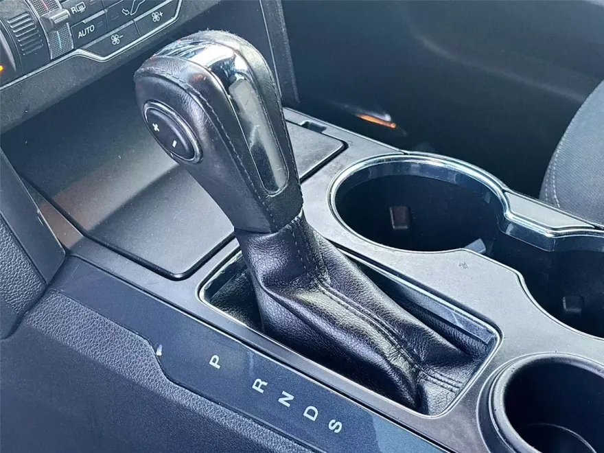 2018 Ford Explorer XLT photo 1