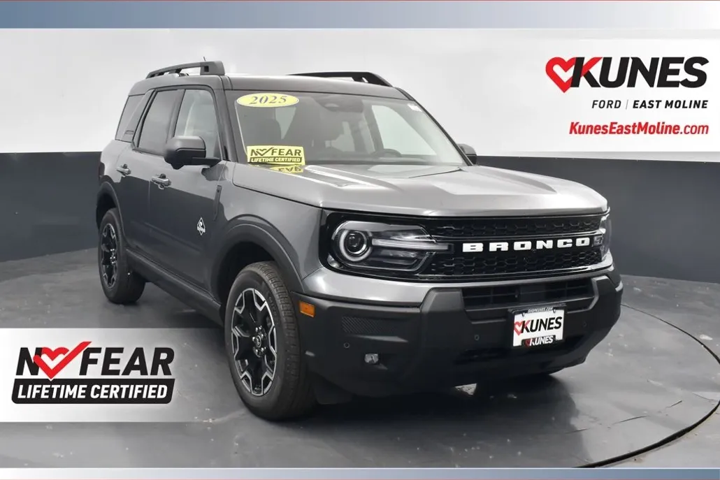 2025 Ford Bronco Sport Outer Banks photo 1