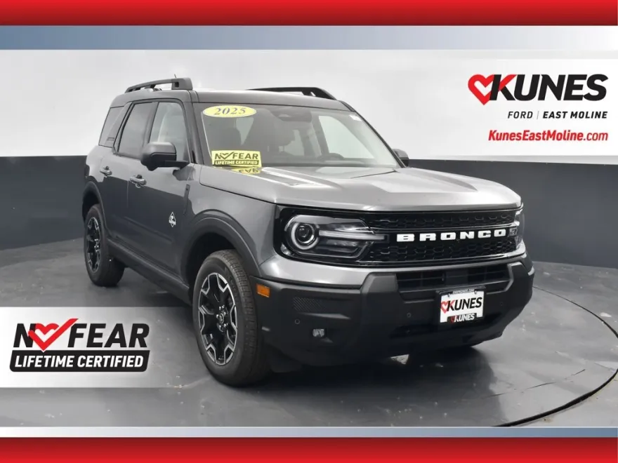 2025 Ford Bronco Sport Outer Banks photo 1