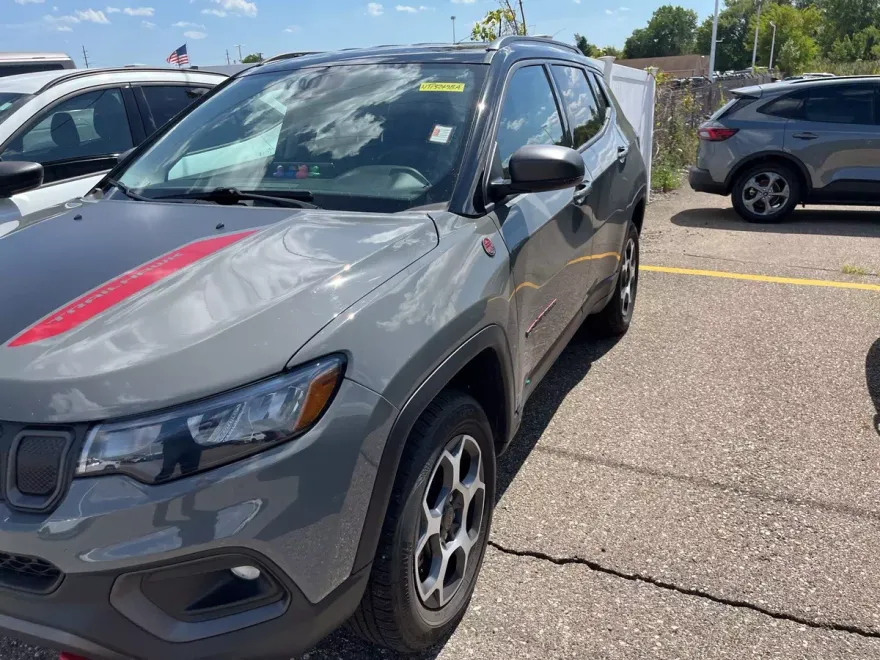2022 Jeep Compass Trailhawk photo 1