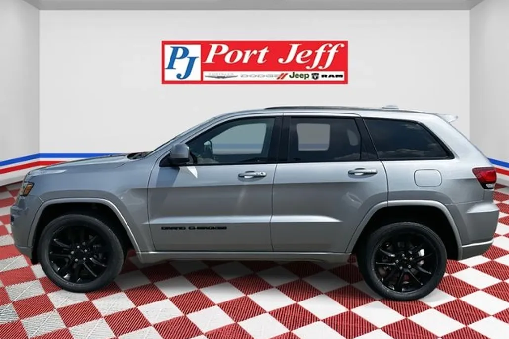 2021 Jeep Grand Cherokee Laredo X photo 1