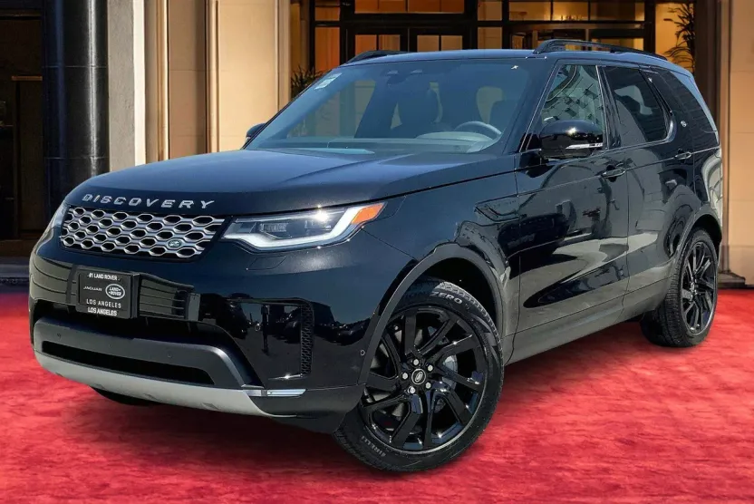 2025 Land Rover Discovery S photo 1