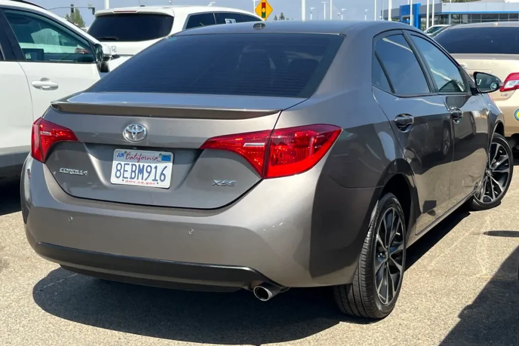 2018 Toyota Corolla L photo 1