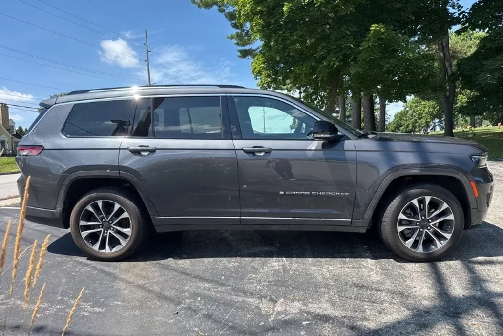 2021 Jeep Grand Cherokee Overland Sport photo 1