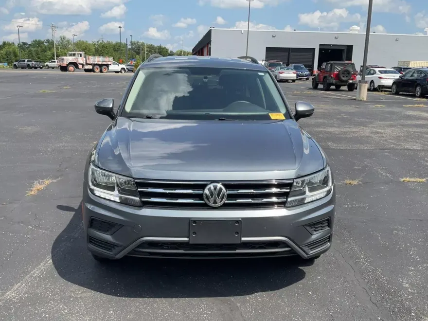 2021 Volkswagen Tiguan S photo 1