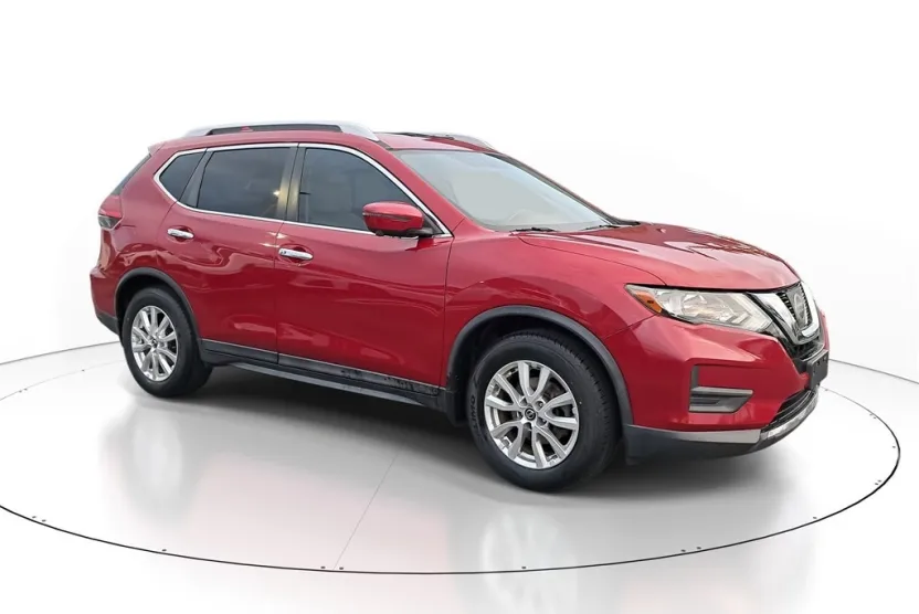 2017 Nissan Rogue SV photo 1