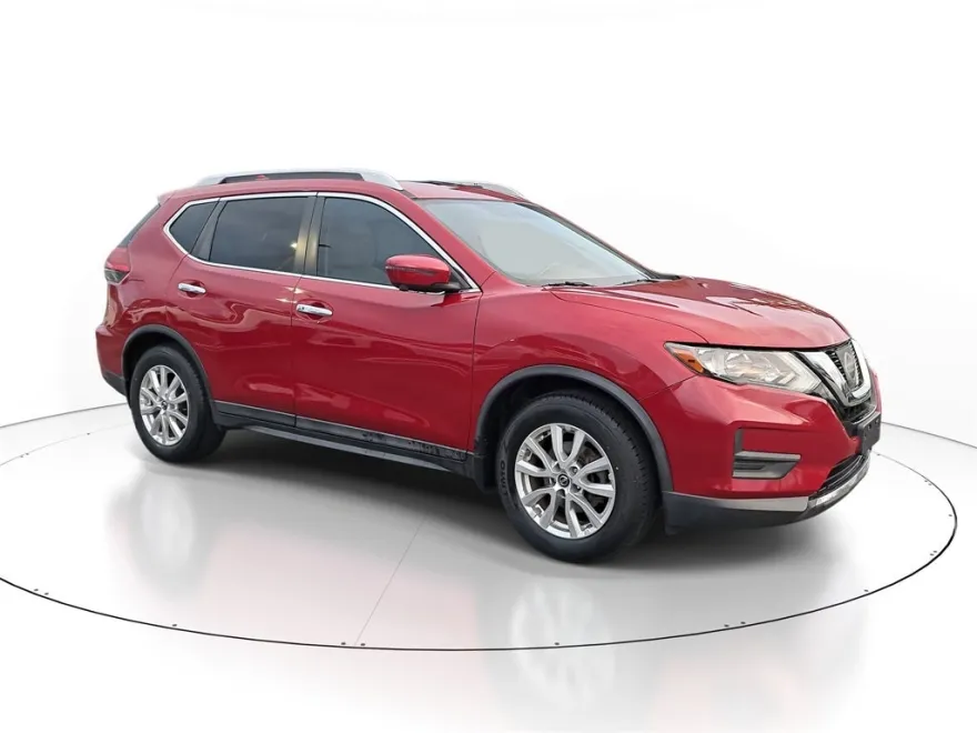 2017 Nissan Rogue SV photo 1