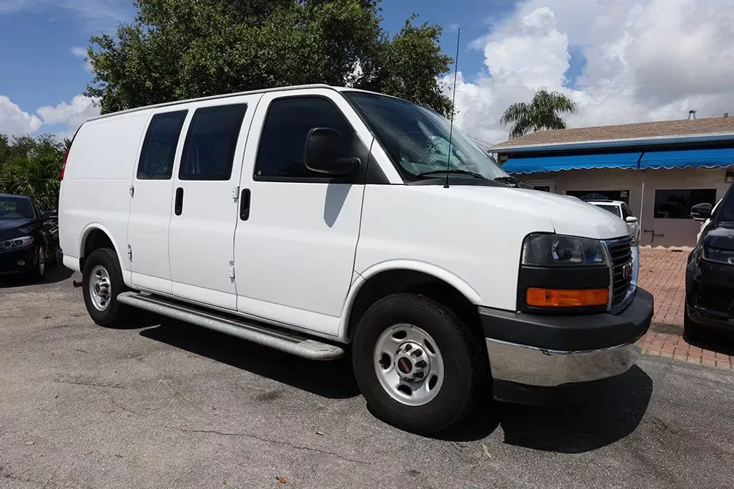 2023 Gmc Savana Cargo 2500 photo 1