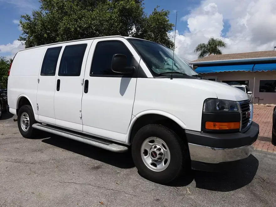 2023 Gmc Savana Cargo 2500 photo 1