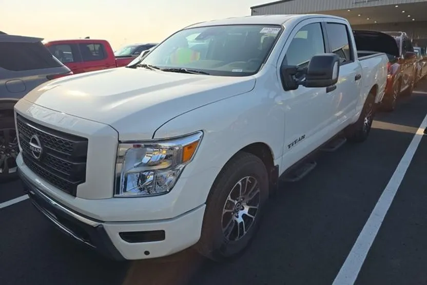 2024 Nissan Titan SV photo 1